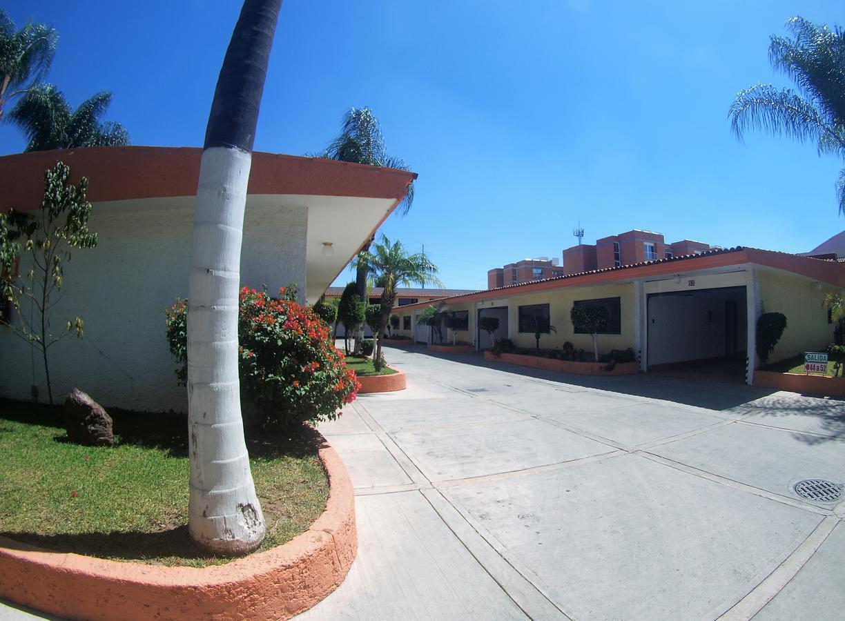 Auto Hotel Niza Tlaquepaque Bagian luar foto